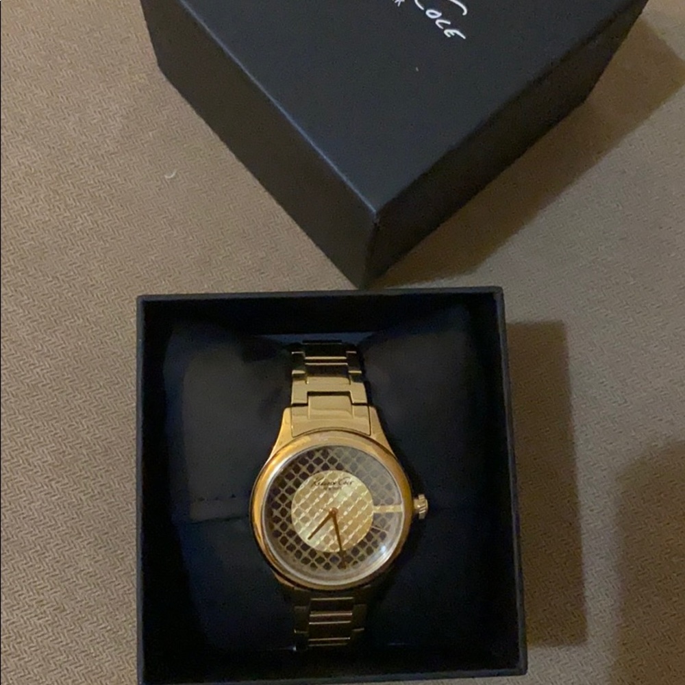 Watch - Picture 2 of 2